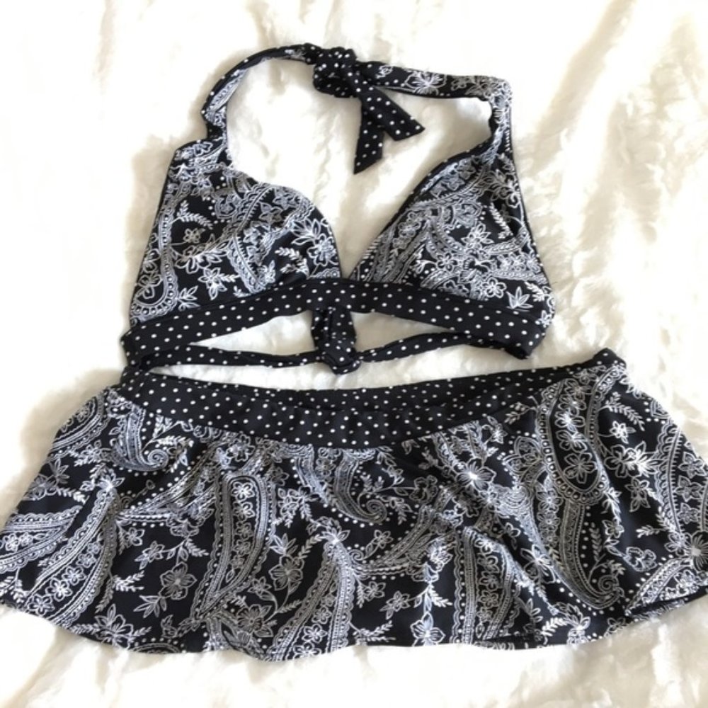 COCO Reef Two Piece Bikini Size Medium